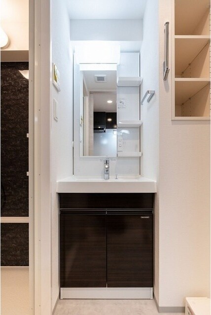 コンフォリア・リヴ北新宿の物件内観写真