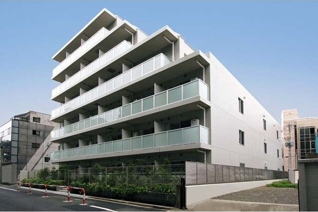 エスティメゾン東新宿の物件外観写真