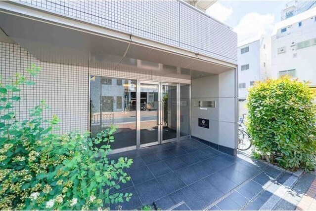 エスティメゾン東新宿の物件外観写真