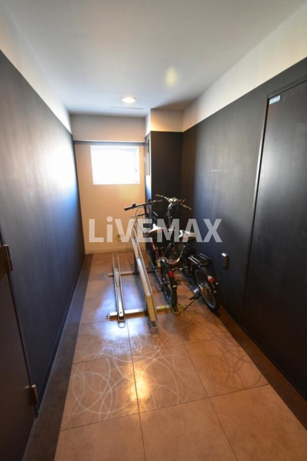 東新宿駅 徒歩3分 4階の物件外観写真