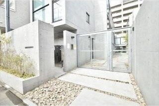 スクエアコート早稲田の物件外観写真