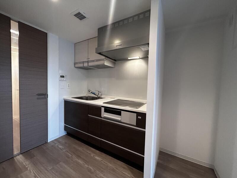 コスモリード新宿余丁町の物件内観写真