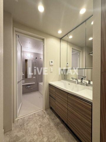 コンフォリア・リヴ西大島SOUTHの物件内観写真