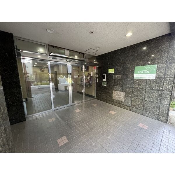 ストークコートの物件外観写真