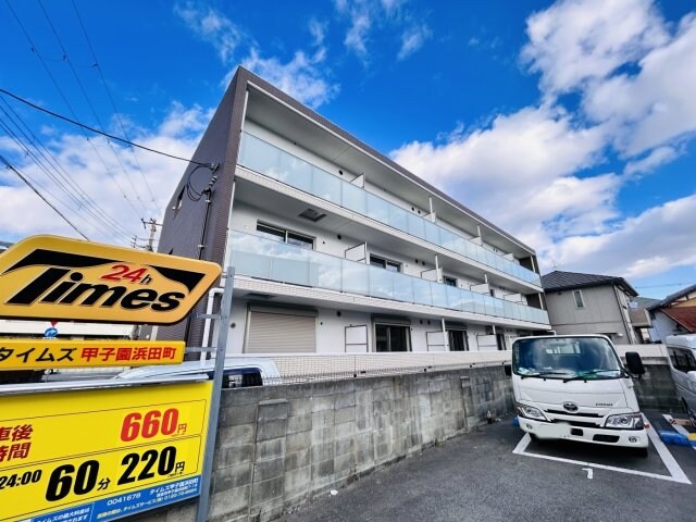 ルーセス甲子園の物件外観写真