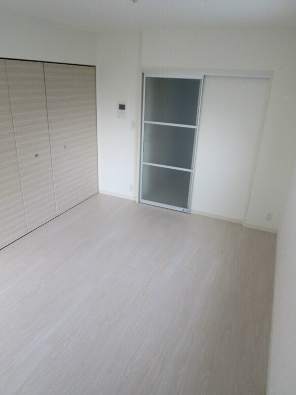 エスティ・ロアール神戸西の物件内観写真