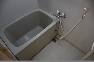 アネシスコート門口の物件内観写真