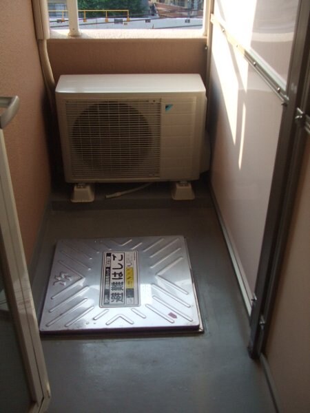 アネシスコート門口の物件内観写真