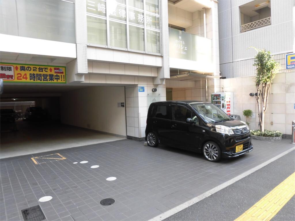 グラビスコート八丁堀の物件外観写真