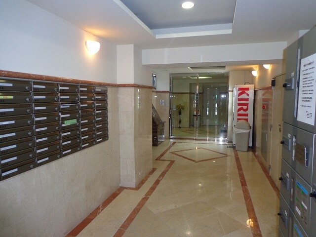 グラビスコート紙屋町の物件外観写真