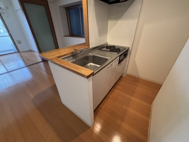 グラビスコート白島の物件内観写真