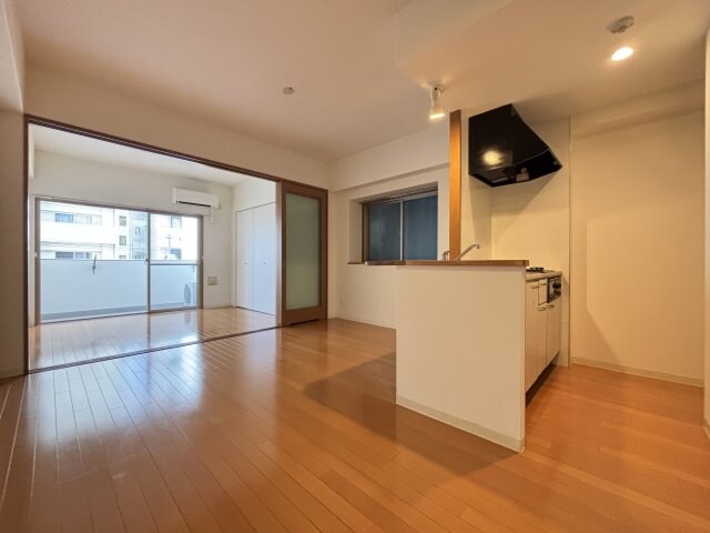 グラビスコート白島の物件内観写真