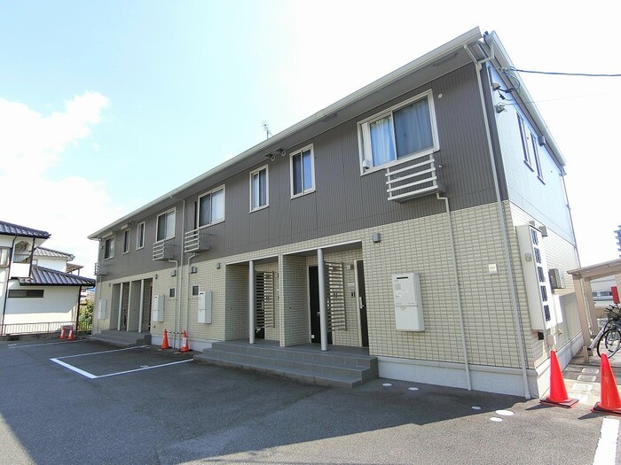 カスタニエ緑井の物件外観写真