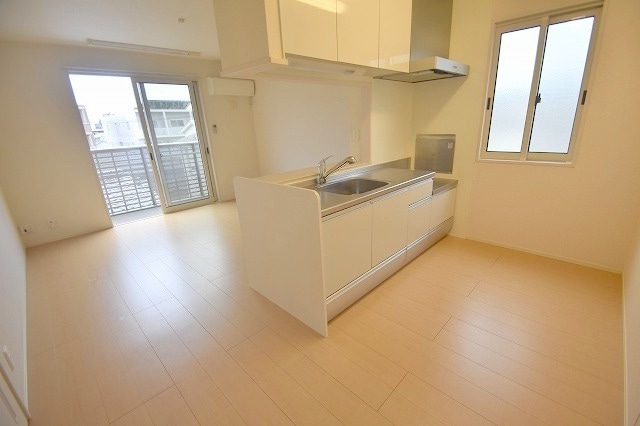 カスタニエ緑井の物件内観写真