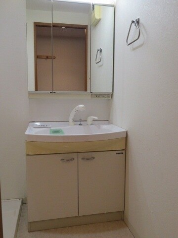 グラビスコート上幟町の物件内観写真