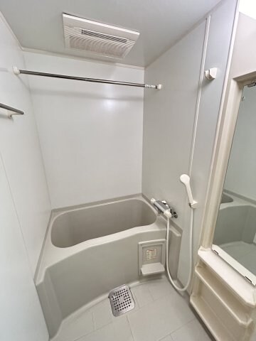 グラビスコート白島の物件内観写真