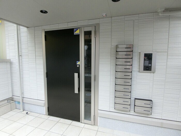 One wide 山本の物件外観写真