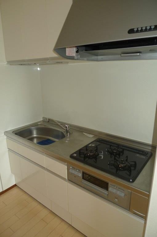 横浜駅 徒歩8分 8階の物件内観写真