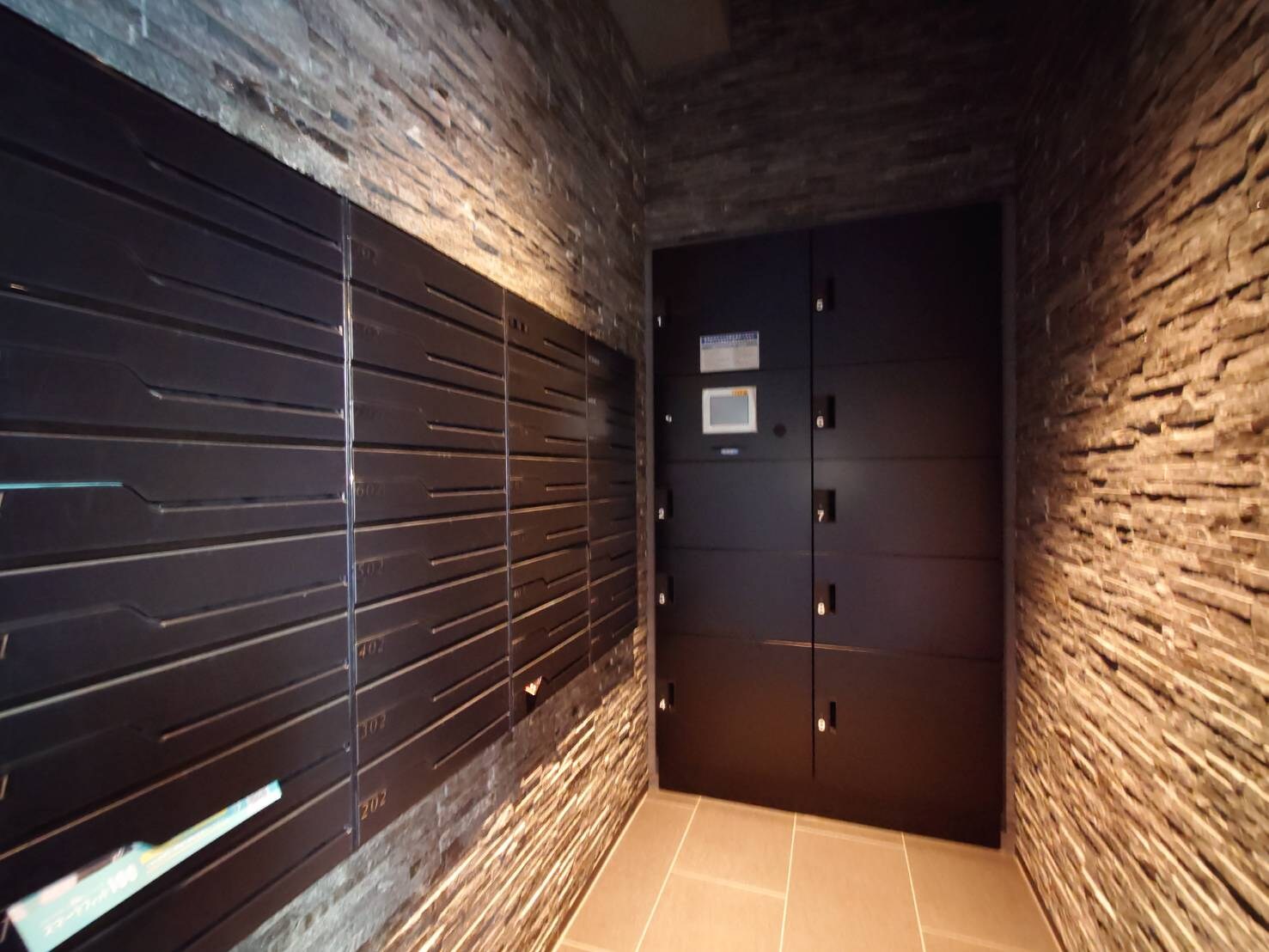 阪東橋駅 徒歩7分 4階の物件外観写真