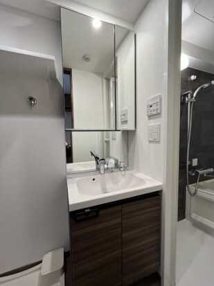 伊勢佐木長者町駅 徒歩8分 8階の物件内観写真