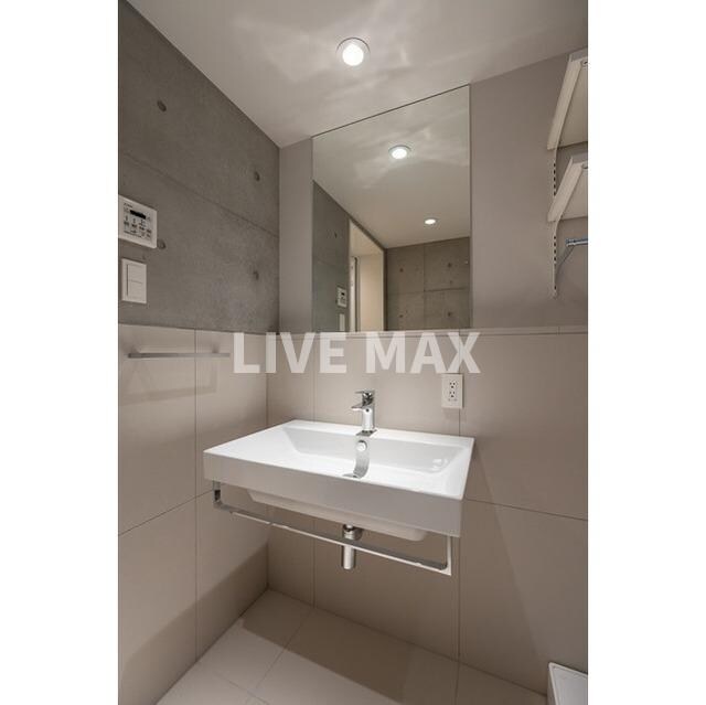 御嶽山駅 徒歩7分 B1-1階の物件内観写真