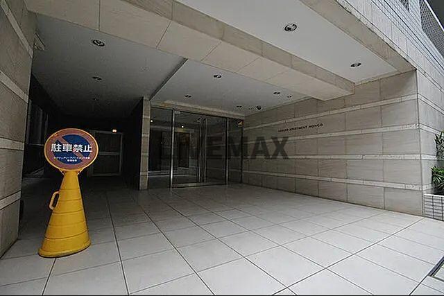 ラグジュアリーアパートメント本郷の物件外観写真