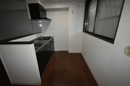 新山下三番館の物件内観写真