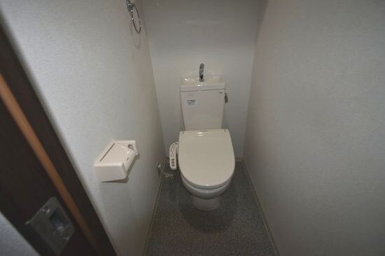 新山下三番館の物件内観写真