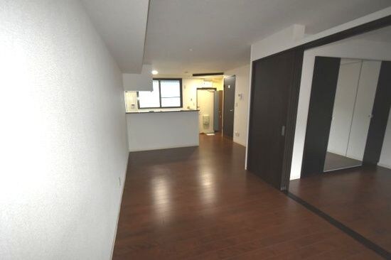 新山下三番館の物件内観写真