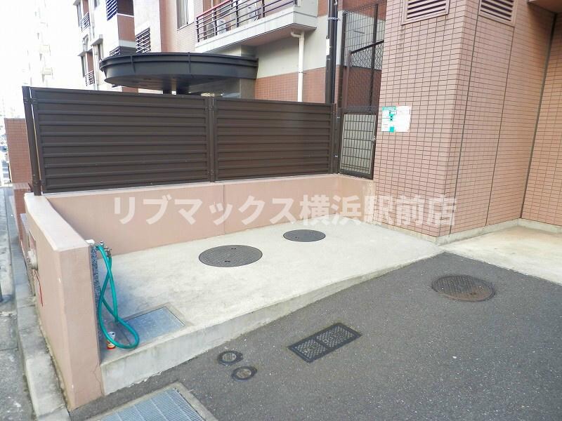 横浜駅 徒歩5分 3階の物件外観写真