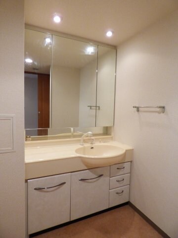 コスモ新横浜の物件内観写真