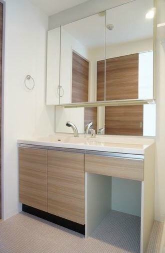 横浜駅 徒歩14分 5階の物件内観写真