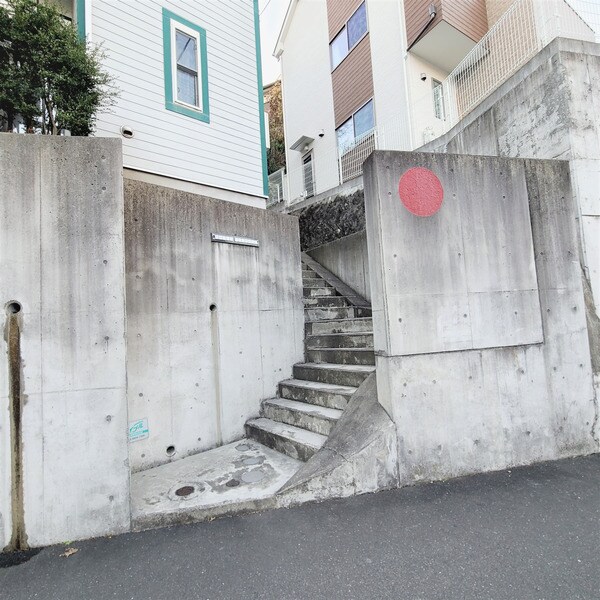 南太田駅 徒歩8分 1階の物件外観写真