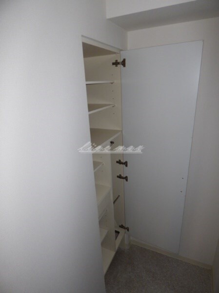 横浜駅 徒歩5分 8階の物件内観写真