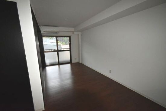 新山下三番館の物件内観写真