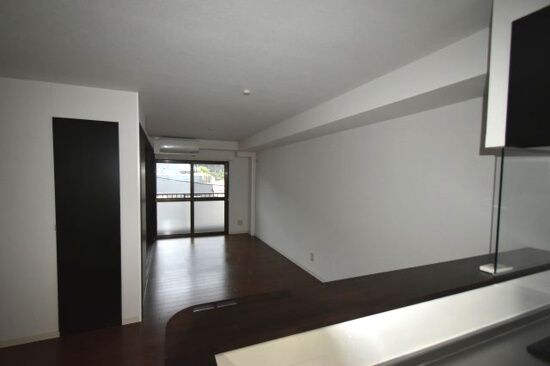 新山下三番館の物件内観写真