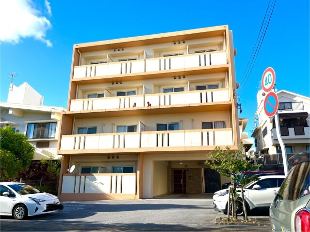 レオネクスト那覇西高校前の物件外観写真