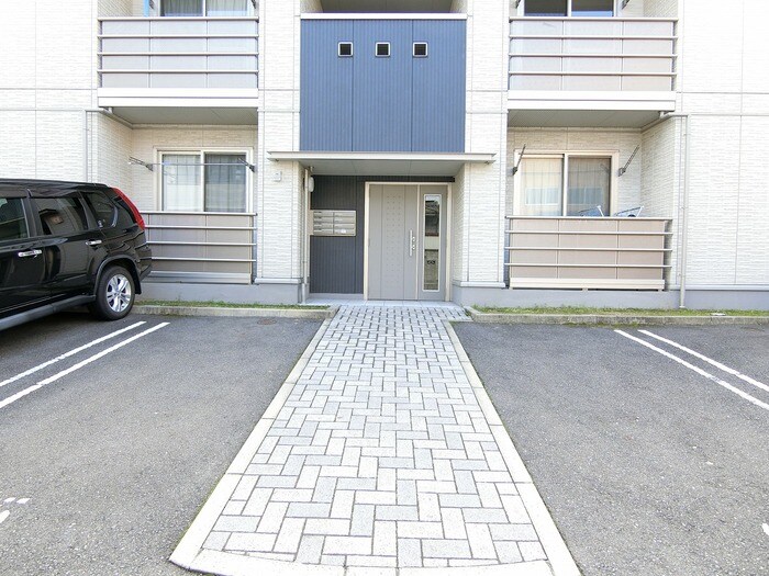 ストゥーディオ雅　A棟の物件外観写真