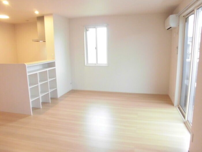 パインコートにほの物件内観写真