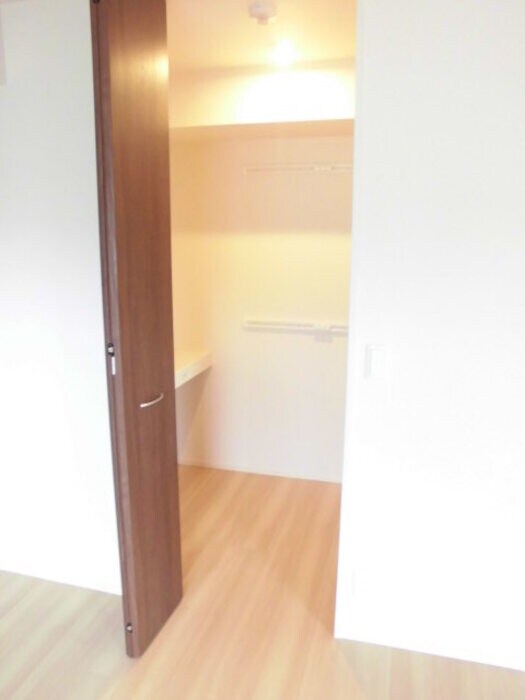 パインコートにほの物件内観写真