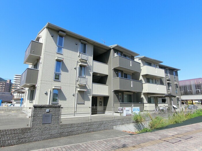 エルマーナ　B棟の物件外観写真