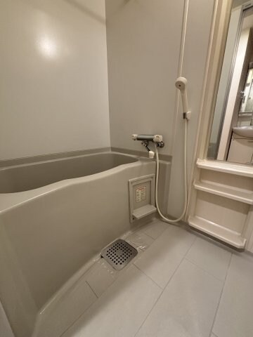 グラビスコート白島の物件内観写真