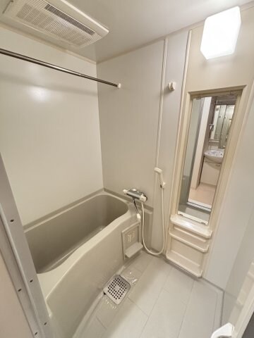 グラビスコート白島の物件内観写真