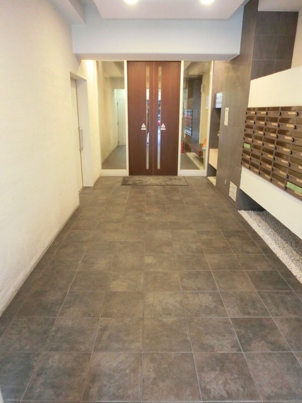 グラビスコート上幟町の物件外観写真