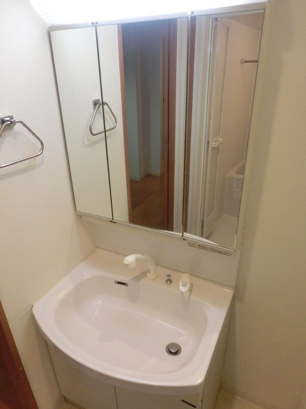 グラビスコート上幟町の物件内観写真