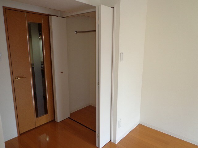 グラビスコート上幟町の物件内観写真