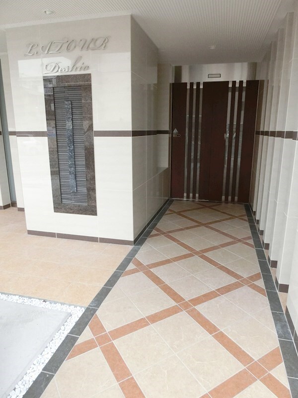 LATOUR出汐の物件外観写真