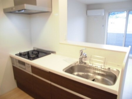 パインコートにほの物件内観写真