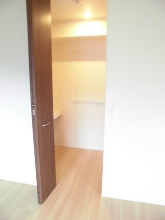 パインコートにほの物件内観写真