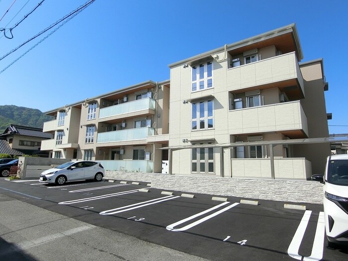 プレザントカーサ祇園の物件外観写真